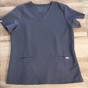 Figs V‑Neck Scrub Top in Charcoal Gray